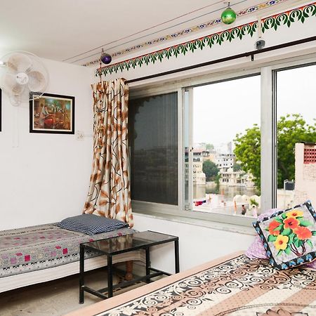 Nukkad Guest House Near City Palace Udaipur Exterior photo