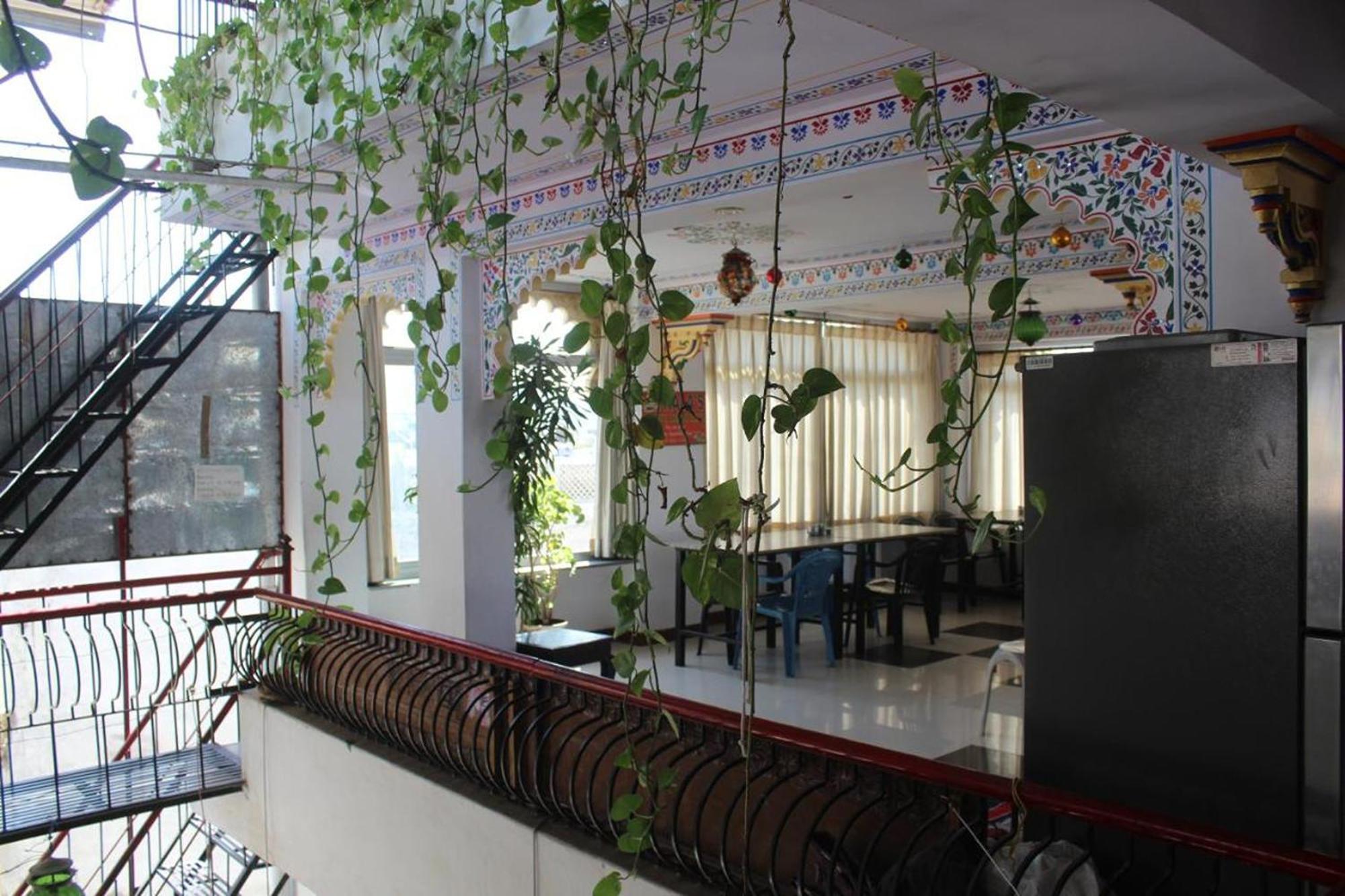 Nukkad Guest House Near City Palace Udaipur Exterior photo