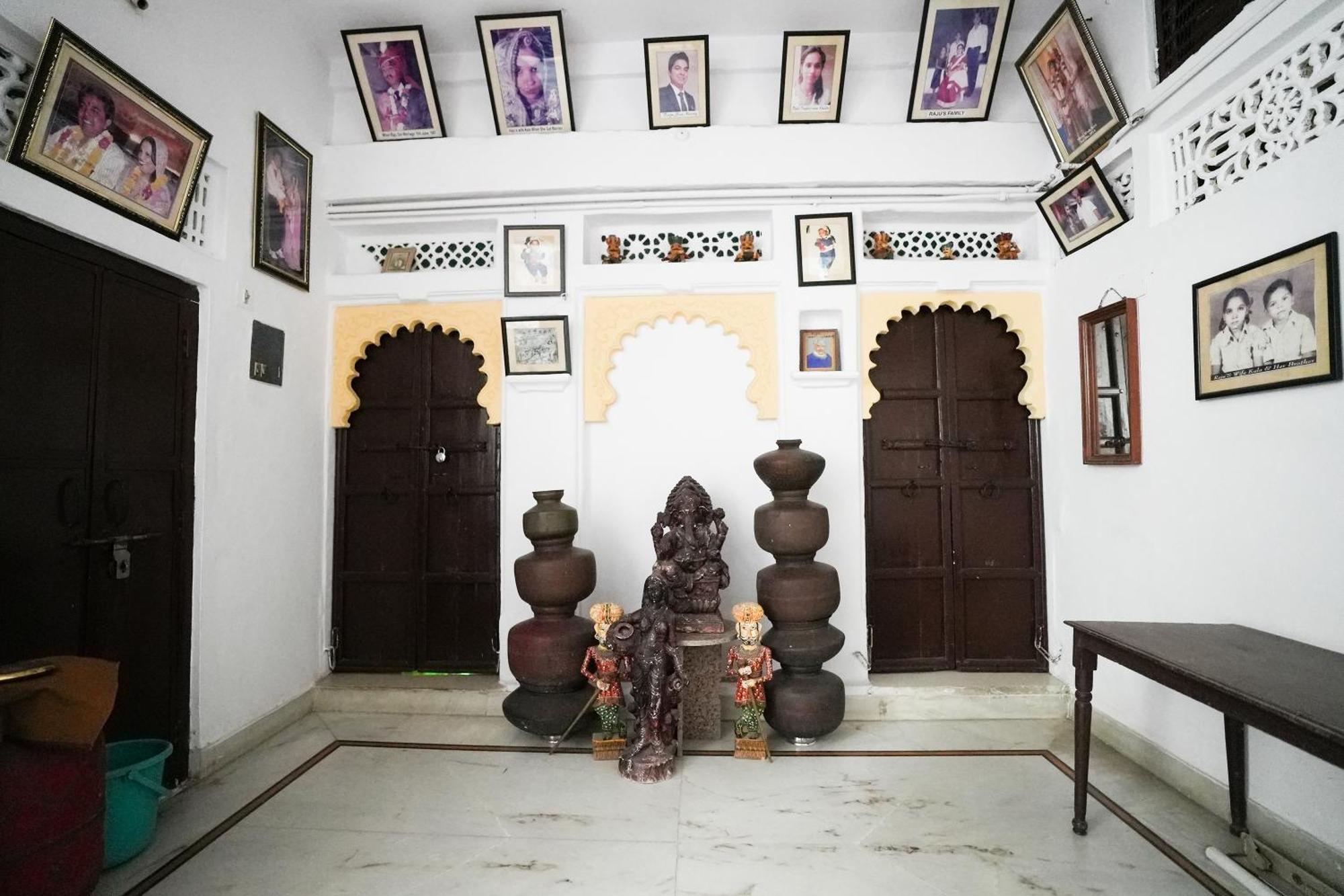 Nukkad Guest House Near City Palace Udaipur Exterior photo